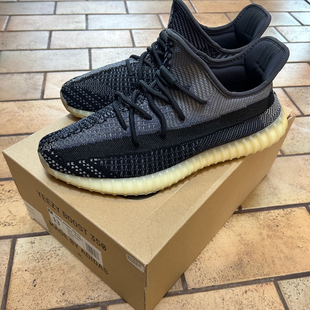 Yeezy Boost 350 V2 Carbon size 13 | minimal wear | goat verified |